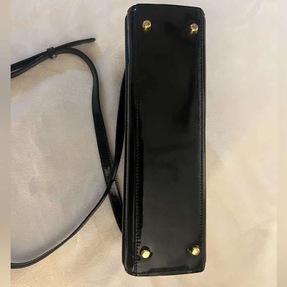 🩷 BALLY Black Patent Leather / Gold Hardware/ Crossbody
Bag Classic Logo💚 - Picture 5 of 16